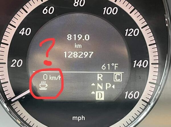 1121810