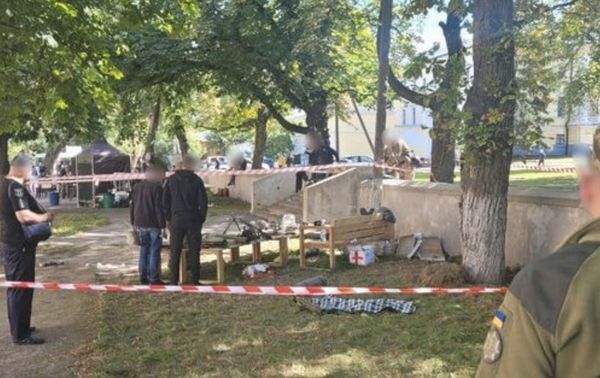 讓小孩把玩火箭炮!瞬間爆炸釀15人受傷 烏克蘭軍人下場慘了