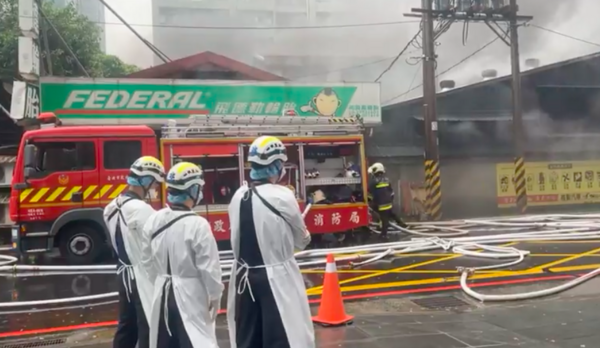 內湖汽修廠大火