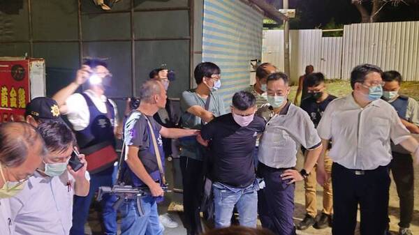 林信吾拒移監試圖戳頸自殺