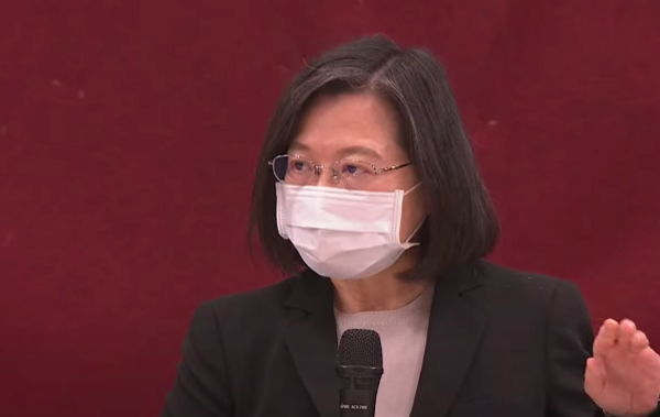 總統蔡英文回應是否會普發現金一萬元