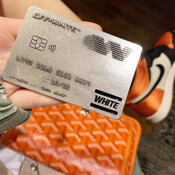 866989