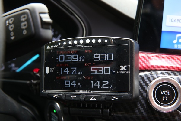 898013